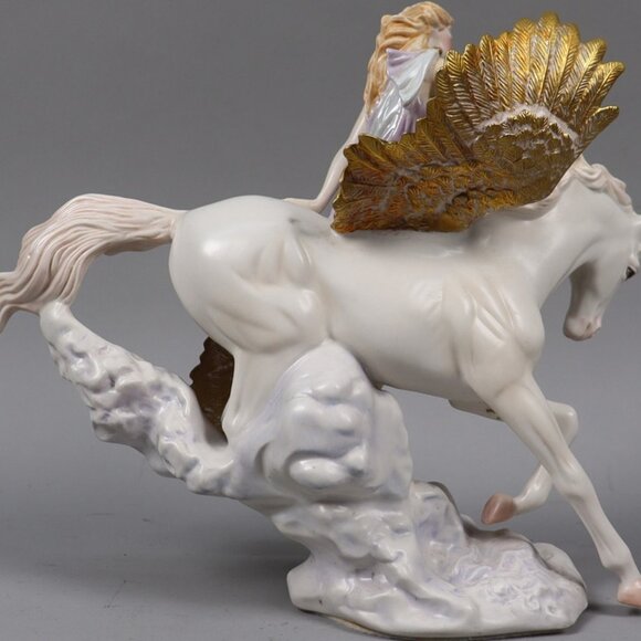 The Franklin Mint Athene and Pegasus Porcelain Figurine PAULINE PARSON box cert - Picture 2 of 5